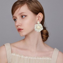 Vavhoo Rattan Earrings Summer Boho Handwoven Big Fabric Chiffon Rattan Flower Drop Earrings Statement Tropical Beach Vacation Jewelry (White)