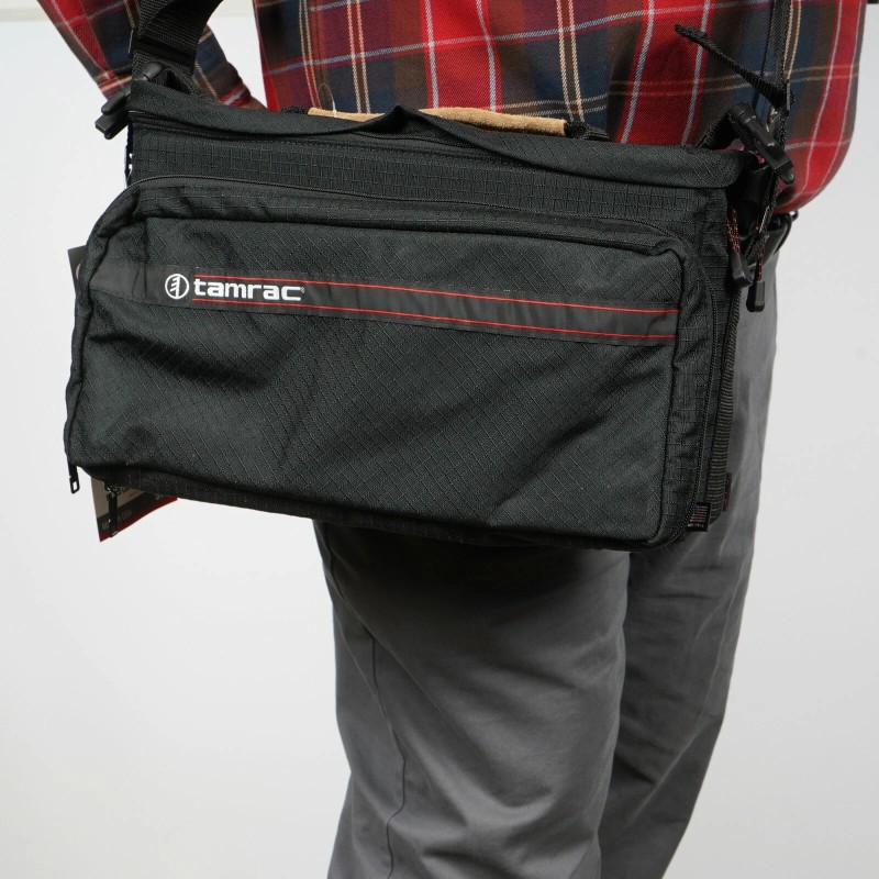 Tamrac Medium CAMERA/ Camcorder Case #976 Black, USA NEW!