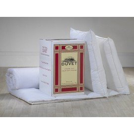 Lancashire Textiles Double Traditional Boxed 13.5 Tog Duvet with Two Matching Pillows