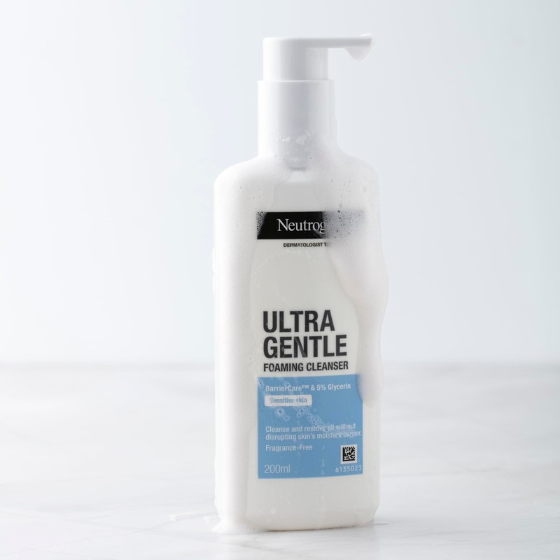 Neutrogena Ultra Gentle Foaming Cleanser 200mL