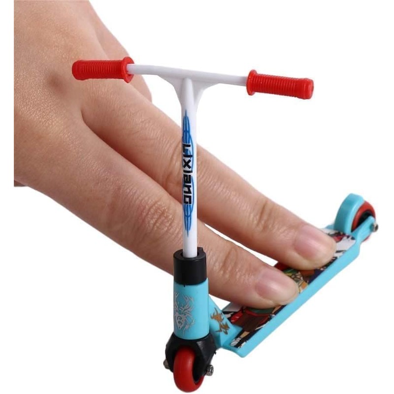 Gammaeon Finger Skateboard Set, Miniature Tricks Training Set with Skateboard