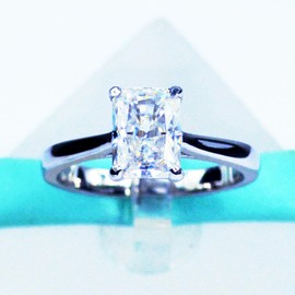 2Carat Radiant Cut White Moissanite Diamond Solitaire Engagement Ring (4)