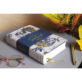 NIV, Women's Devotional Bible (By Women, for Women), Hardcover, Comfort Print
