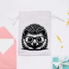 Azeeda 25cm 'Hedgehog Wearing Glasses' Satin Drawstring Bag/Pouch (SB00098744)