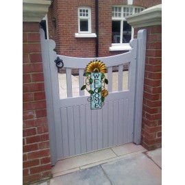 Metal Welcome Sign Rustic Wall Hanging Plaque - Decorative Welcome Flower Signs for Porch Front Door Farmhouse Home Decoration Garden Themed Wreath Ornament (Yellow)