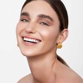 COORWEEL Gold Chunky Hoop Earring for Women Statement Shell Earrings Women Jewelry