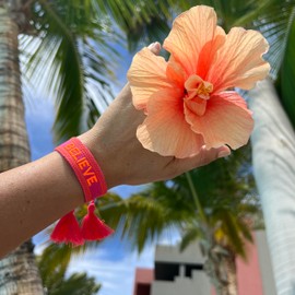 Selfmade Jewelry Fabric Bracelet Love Bracelet in Pink - Woven Friendship Bracelet, Ideal Small Gifts for Women, Unique Gift for Women, Size-adjustable, Polyester, No Gemstone