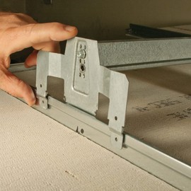 Raco 931 Grid-Brace with 4 in. Round Ceiling Box, 2-1/8 in. Deep, Two 1/2 & Four 1/2 & 3/4 in. Concentric KO's Gray