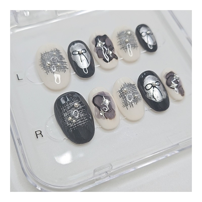 Mystic Silver Mesh Handmade Nail Tips - Petit Almond /