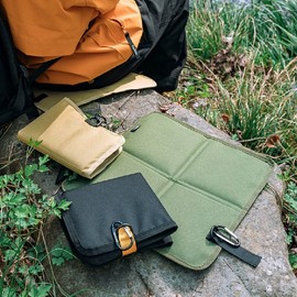[Carabiner gift] Foldable portable hiking cushion camping picnic festival mat picnic cushion Foldable Cushion Beige 2ea