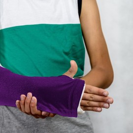 Arm Cast Sleeve Cover | Protects Arm Cast and Aids in Keeping your Cast Clean. Arm Cast Cover Adult Cast Protectors for Wrist Casts and Dressings, Plaster Cast Protector. (Purple, L)