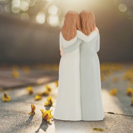 Hensonever Sister Figurines, Love My Sisters Friends Forever, 2 Women 6.2” Sculpted Hand-Painted Figures Gifts for Christmas Birthday (Sister)