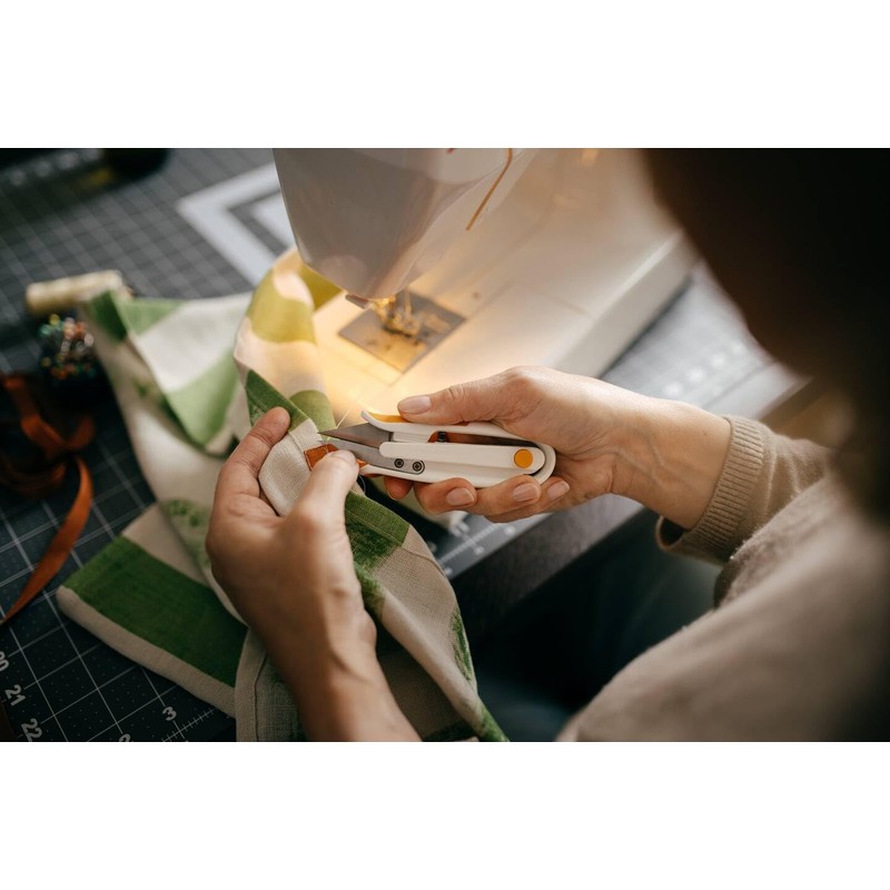 Fiskars Softgrip™ Thread Snips – UltraSharp™ Stainless Steel Shears for