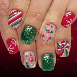 Christmas Press on Nails Short Square Fake Nails with Cute Holly Fruit Design Glossy Green Glitter Glue on Nails Christmas Tree Stick on Nail Reusable Holiday False Nail for Women Manicure 24Pcs