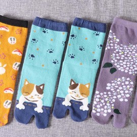 ZEALMAX Japanese Style Two-Toe Socks Cotton Cosplay Socks Cartoon Cat Socks Big Toe Socks for Women and Girls- 4 Pairs Pack