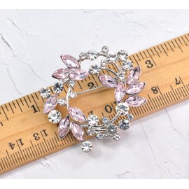 Gyn&Joy Clear Crystal Rhinestone Floral Wreath Pin Brooch BZ005 (Pink in Silvery Tone)