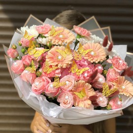 Tidponra 173Pcs Flower Wrapping Bouquet Paper Kit with 20 Sheets Waterproof Floral Wrapping Paper, 4Pcs Gold Crowns,48Pcs Butterfly and 100 Pcs Flower Pins for Flower Bouquets, White