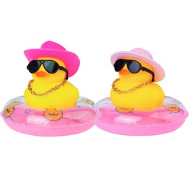 MuMyer 2 piezas de pato de goma para coche, decoración de tablero de coche, adornos de pato amarillo, accesorios de decoración con mini anillo de natación, sombrero de sol, collar y anteojos de sol