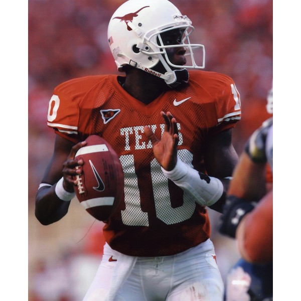 VINCE YOUNG UNIVERSITY OF TEXAS LONGHORNS 8X10 SPORTS ACTION PHOTO (A)