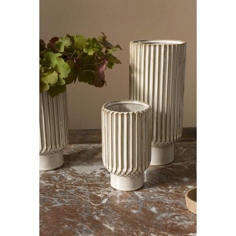 Ohari Vase - Size: Medium