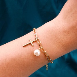 Aneneiceera Boho Love Bracelet Pearl Bracelet Freshwater Gold Paper Clip Chain Bracelet Everyday Bracelet Minimalist Hand Chain Jewellery Gifts for Women and Girls Bridesmaid Gifts (Love), Metal