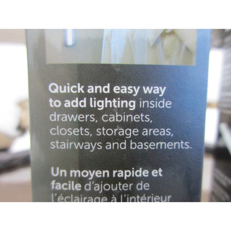 Richelieu (2) Richelieu Magnetic 7.44-in Under cabinet Battery Light Bar,