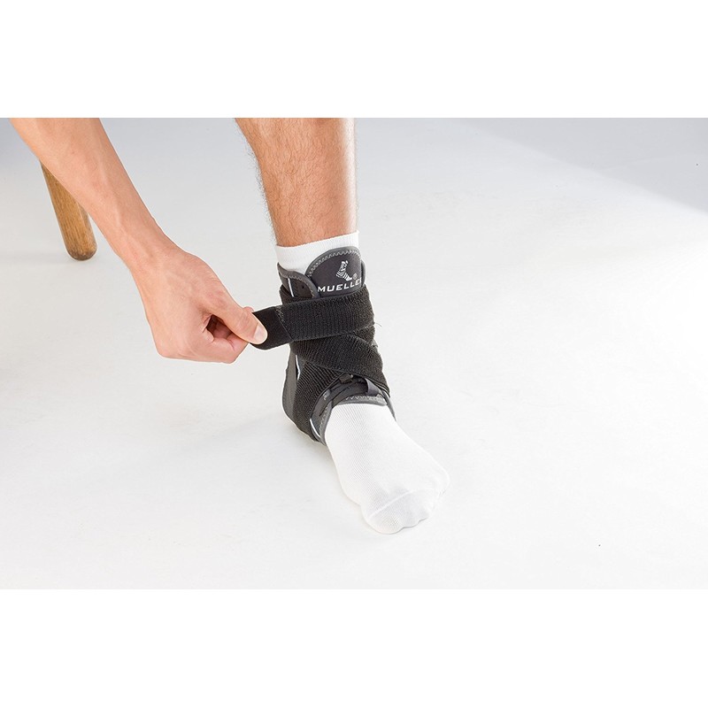 Mueller Hg80 Premium Soft Shell Ankle Brace (Medium)