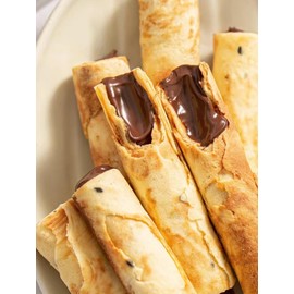 Hazelnut Chocolate Egg Rolls, Chocolate Sandwich Biscuit Bars, 4.23oz/120g Shipping from California, U.S.巧克力注心蛋卷