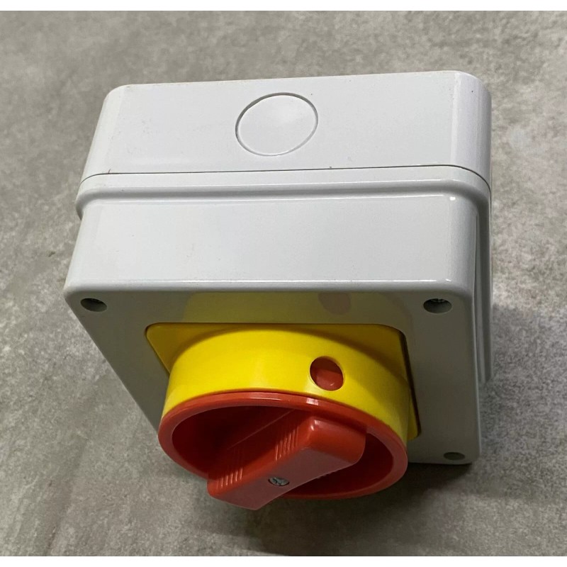 GEWISS GW70435 Rotary Switch, Wall Mounting, Lockable, 3P 32A, 500V,