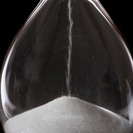 Hourglass, HoveBeaty Hand-Blown Sand Timer Set for Time Management 15 Minutes Durable Glass Construction (15 min, White)