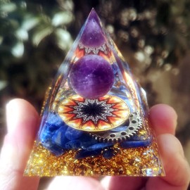 Orgone Pyramid,Sacral Chakra Healing Pyramid with Amethyst Ball for Healing and Protection,Chakra Energy Stones,Meditation Accessories (Golden Aura)