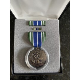 NEW Issued U.S. Army Achievement Medal Decoration Set