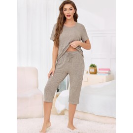 Wikoan Capri Pyjamas Set for Women, Ribbed Summer Cropped Pj's Set Tops and Capri Pants 2 Piece Outfits Loungewear with Pockets Drawstring Khaki,M