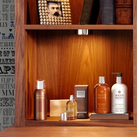 Molton Brown Re-charge Black Pepper Bath & Shower Gel 300 ml (Formerly Black Peppercorn)