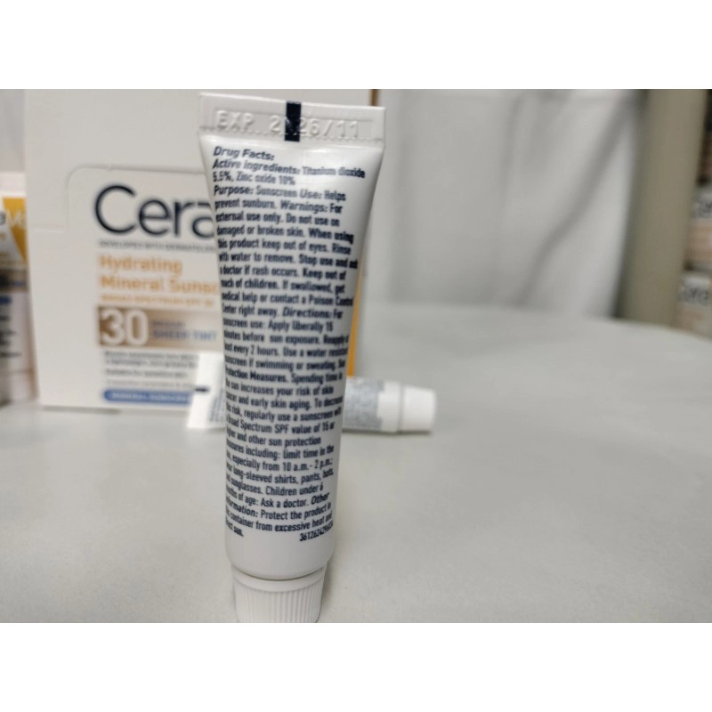 CeraVe Hydrating Mineral Sunscreen: Medium Sheer Tint 15 Count/ 2.55