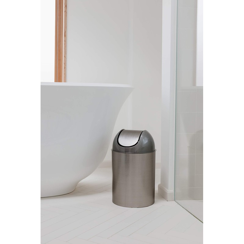 Umbra Mezzo Swing-Top Waste Can, 2.5-Gallon (9 L), Brushed Nickel/Silver
