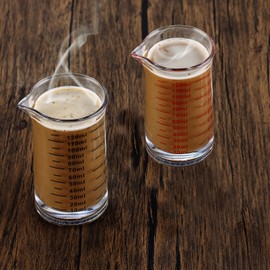 Ackers - Vaso medidor de vaso de chupito de 4 onzas/120 ml, líquido pesado de alta expreso, paquete de 2 unidades, boquilla en forma de V (negro y rojo)