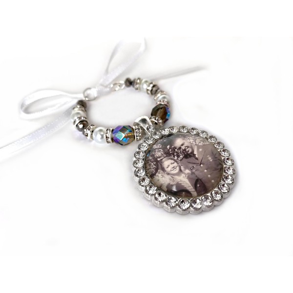 Bougie Beaded Bridal Bouquet Charm with Custom Photo - Personalized
