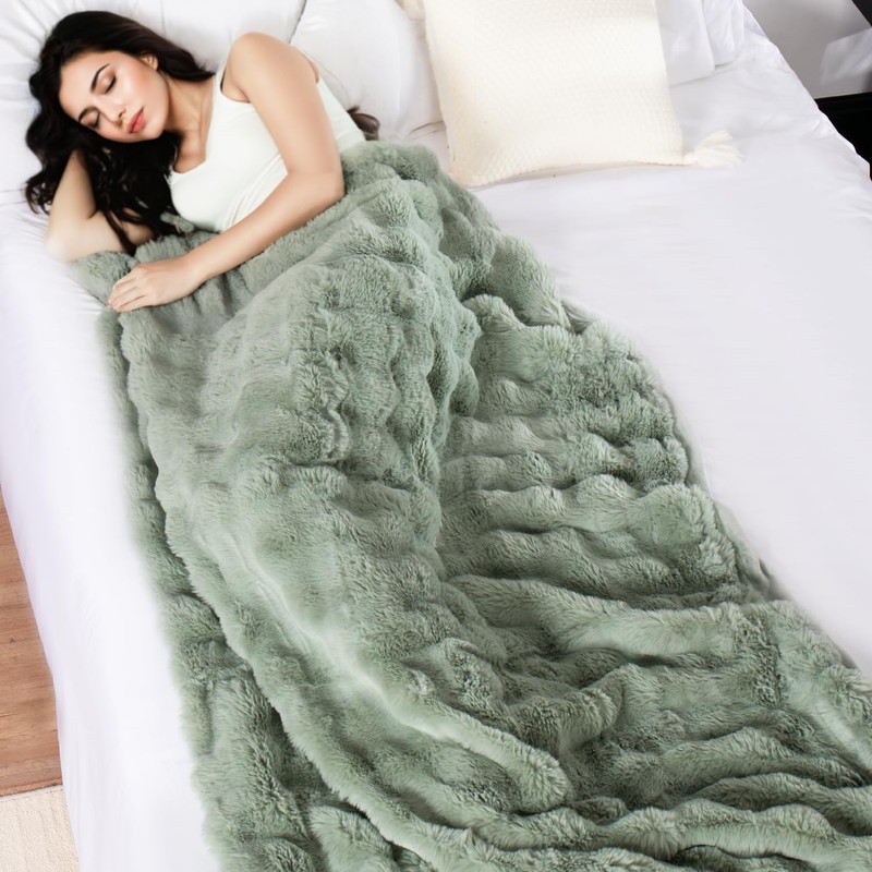 Faux Fur Blanket - Soft & Plush Fluffy Throw Blankets