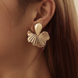 Cybche Vintage Exaggerated Flower Earrings Gold Tear Stud Earrings Large Metal Flower Drop Earrings Geometric Gingko Leaf Earrings Metal Textured Earrings Jewellery for Women, Zinc, No Gemstone