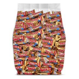 TwixCandy Bars Bulk Fun Size Candy - 50 Individually Wrapped Chocolate Candy Snack Size Bars - Caramel & Milk Chocolate Cookie Bars - Bulk Chocolate for Snacking, Sharing and Parties - Bulk Candy Pack - 2 Pounds