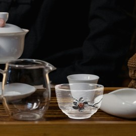 DOITOOL 2pcs Glass Teacup Plum Blossom Hammer Teacup Japanese- Style Tea Cup Plum- Flower Cup Sake Tea Cups