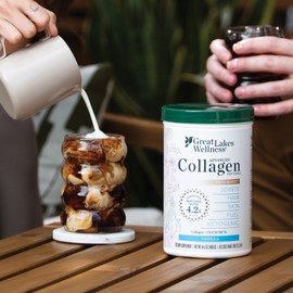 Great Lakes Wellness Keto Boost Advanced Collagen Peptides Powder with 4.2g MCTs - Vanilla Flavored - Nutritiously-Rich Non-Dairy Coffee Creamer or Smoothie Alt - Non-GMO, Kosher - 14.1 oz