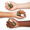 essie Nagellack mit deckendem und gl√§nzendem Finish f√ºr farbintensive Fingern√§gel,