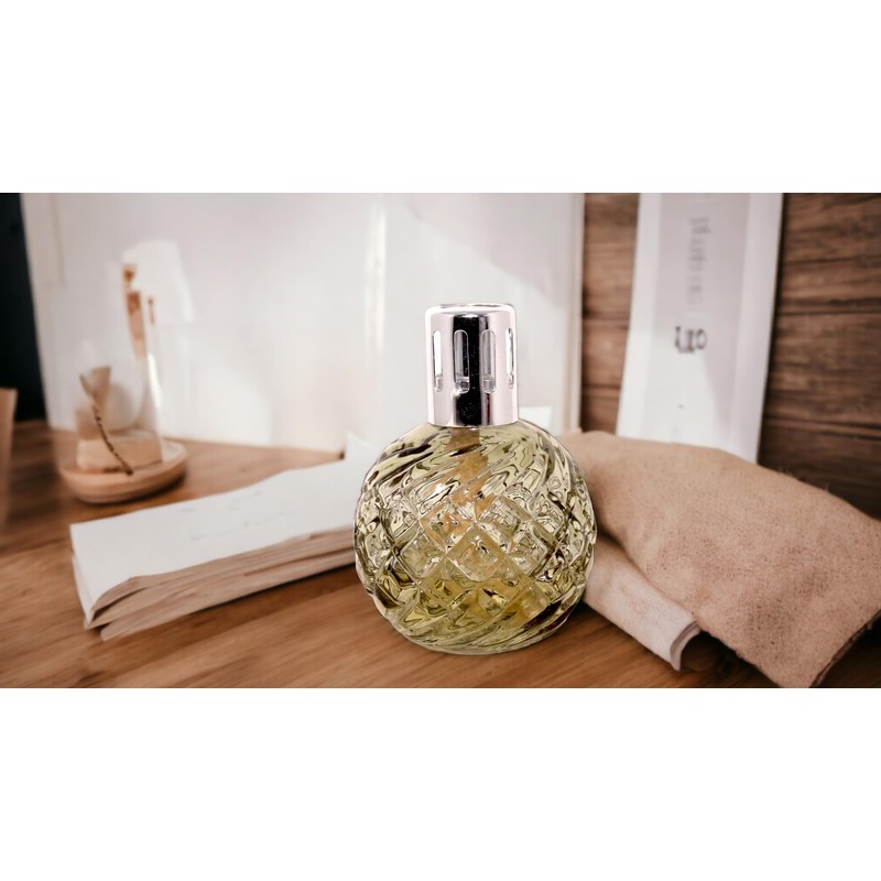 Catalytic Lamp Air Freshener and Air Purifier for Household Green