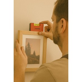 Diggers Pocket Level – Magnetic Base, Mini Professional Spirit Level with Graduated Line, Red Aluminium Body