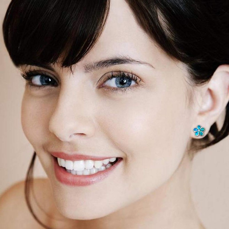 CiNily arete de tuerca chapados en oro blanco con forma