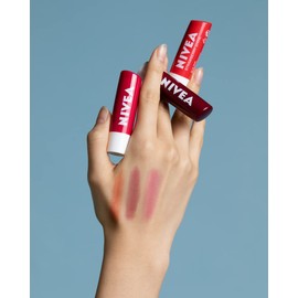 NIVEA Blackberry Shine Nourishing Lipstick 4.8g