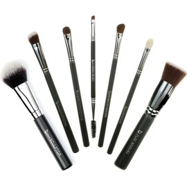 Basic Travel 7pc Makeup Brush Set - Beauty Junkees Professional Make Up Brushes for Full Face Foundation, Contour, Highlighter, Eyeshadow, Blending, Eyebrows, Black Labeled, Affordable