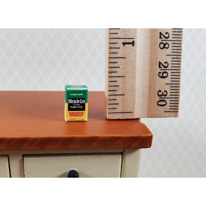 Hudson River Dollhouse Miracle Gro Plant Food Small Box 1:12